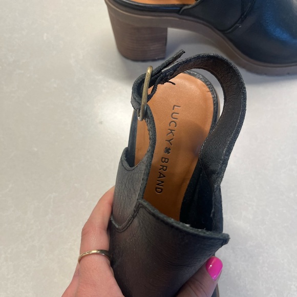 Lucky Brand Platform Wedges in black leather with open-toe and rubber soal - Picture 3 of 7